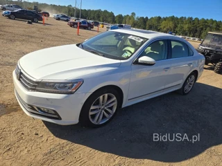 VOLKSWAGEN PASSAT SEL PREMIUM