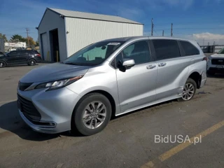 TOYOTA SIENNA XLE