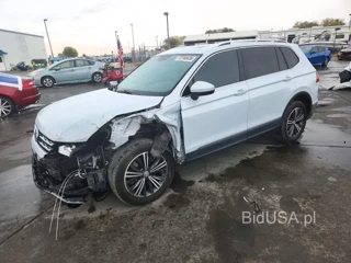 VOLKSWAGEN TIGUAN SE