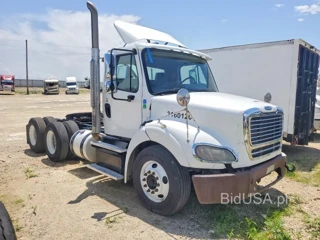 FREIGHTLINER M2 112 MEDIUM DUTY