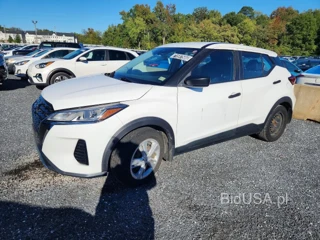 NISSAN KICKS S