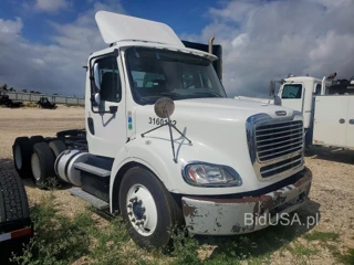 FREIGHTLINER M2 112 MEDIUM DUTY