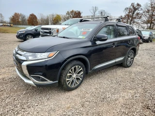 MITSUBISHI OUTLANDER SE