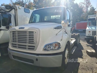 FREIGHTLINER M2