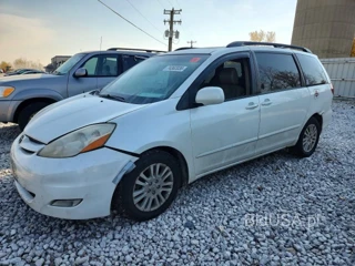 TOYOTA SIENNA XLE