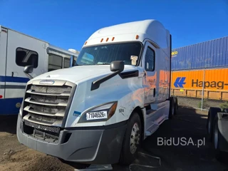 FREIGHTLINER CASCADIA 126