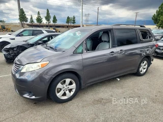 TOYOTA SIENNA LE