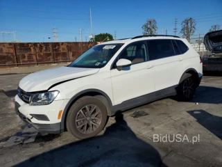 VOLKSWAGEN TIGUAN SE