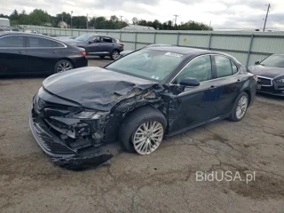 TOYOTA CAMRY XLE