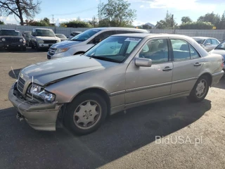 MERCEDES-BENZ C 230