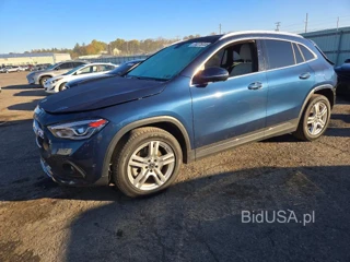 MERCEDES-BENZ GLA 250 4MATIC