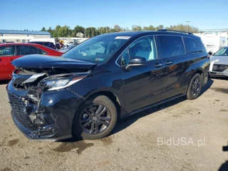 TOYOTA SIENNA XSE