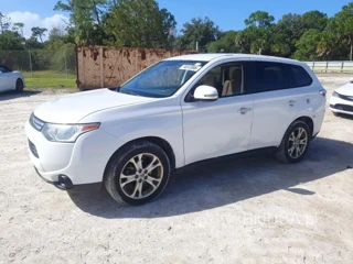 MITSUBISHI OUTLANDER SE