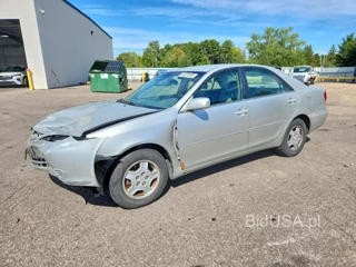 TOYOTA CAMRY LE V6