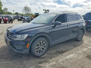 VOLKSWAGEN TIGUAN SE