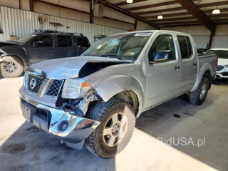NISSAN FRONTIER SE