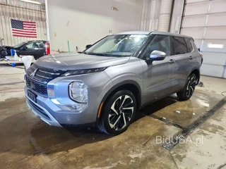 MITSUBISHI OUTLANDER SE