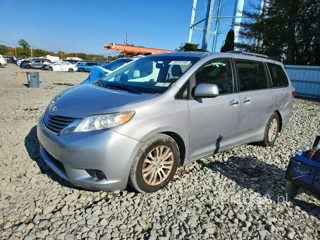TOYOTA SIENNA XLE PREMIUM 8-PASSENGER