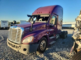 FREIGHTLINER CASCADIA 125