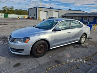 VOLKSWAGEN PASSAT S
