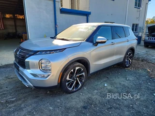 MITSUBISHI OUTLANDER SE