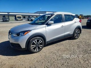 NISSAN KICKS SV