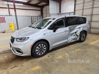 CHRYSLER PACIFICA HYBRID SELECT