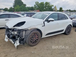 PORSCHE MACAN GTS