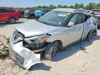 NISSAN KICKS SV