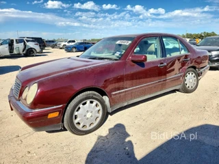 MERCEDES-BENZ E 320