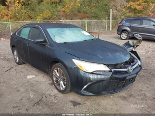 TOYOTA TOYOTA CAMRY SE