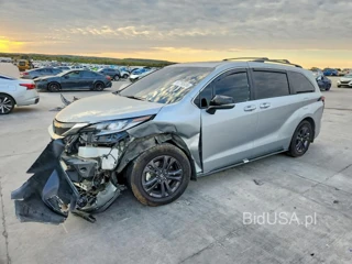 TOYOTA SIENNA XSE 7-PASSENGER