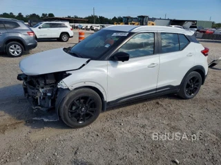 NISSAN KICKS SR