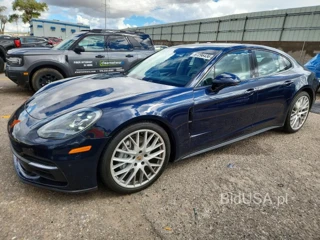 PORSCHE PANAMERA 4