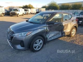 NISSAN KICKS S
