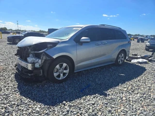 TOYOTA SIENNA XLE