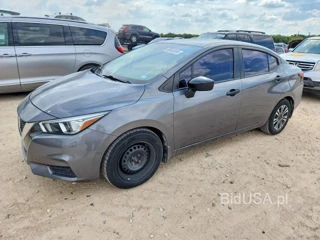 NISSAN VERSA S