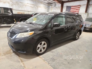 TOYOTA SIENNA LE