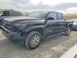 TOYOTA TACOMA SR5