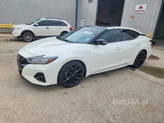 NISSAN MAXIMA