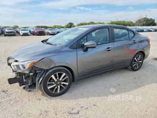 NISSAN VERSA SV