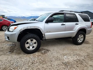 TOYOTA 4RUNNER SR5