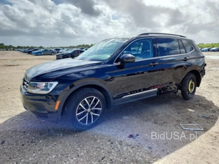 VOLKSWAGEN TIGUAN SE