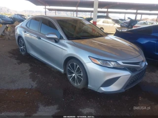 TOYOTA TOYOTA CAMRY SE