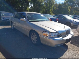 LINCOLN LINCOLN TOWN CAR SIGNATURE LIMITED
