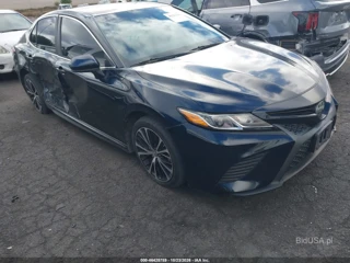 TOYOTA TOYOTA CAMRY SE