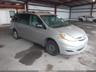 TOYOTA TOYOTA SIENNA LE