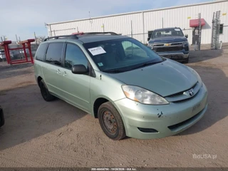 TOYOTA TOYOTA SIENNA LE