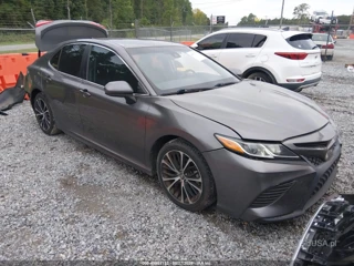 TOYOTA TOYOTA CAMRY SE