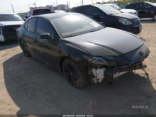 TOYOTA TOYOTA CAMRY SE